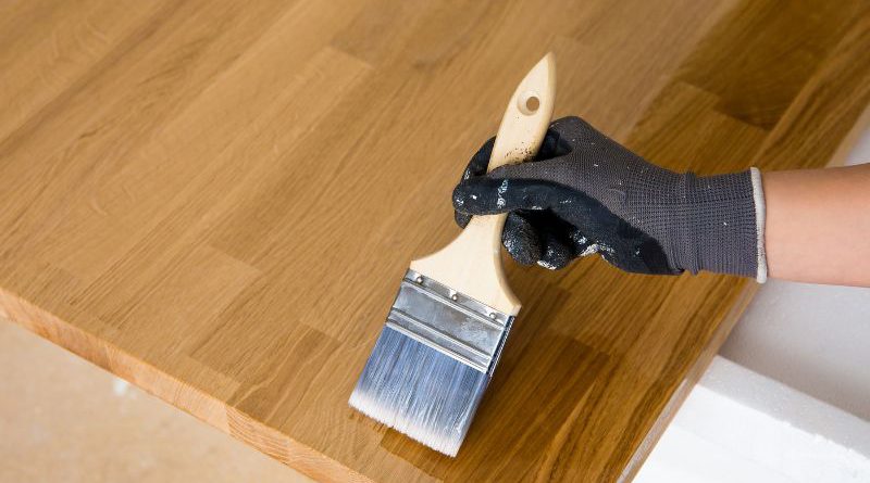 Guía completa para aplicar barniz en muebles de madera - Tienda de pinturas