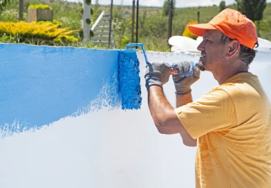 ¿Tu piscina pierde color o se descascara? Esta es la pintura que necesitas